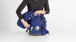 ergobag pack » Sportrucksack richtig befestigen [upl. by Sloatman]